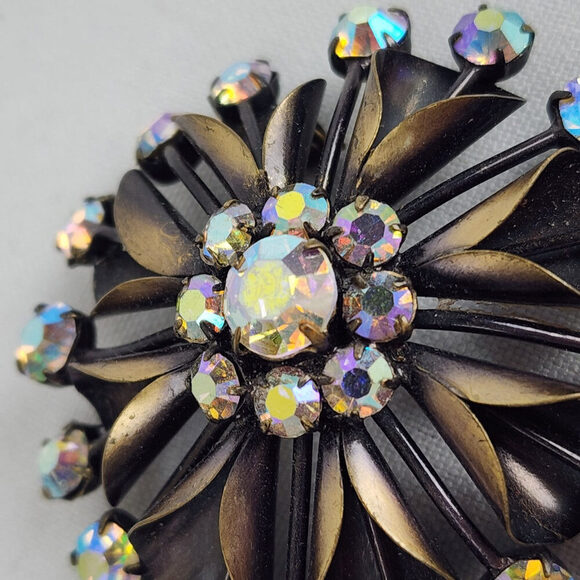 Vintage Bronze Tone AB Crystal Brooch & Clip On Earring Set - Picture 3 of 10